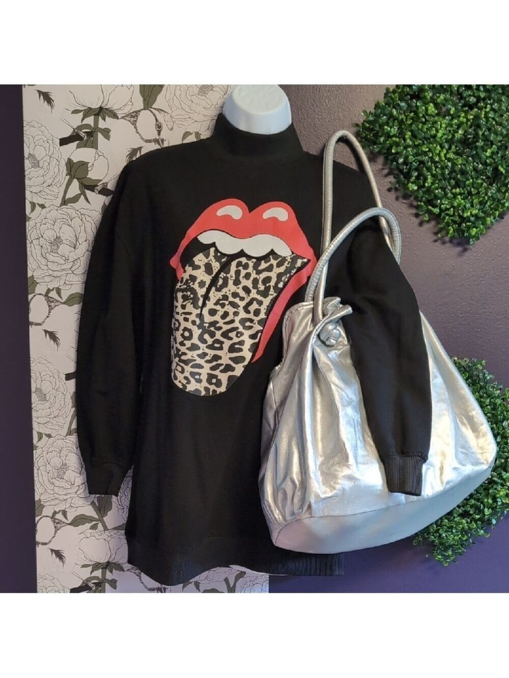 Cheetah Mouth Turtleneck Sweater - Picture 2 of 4